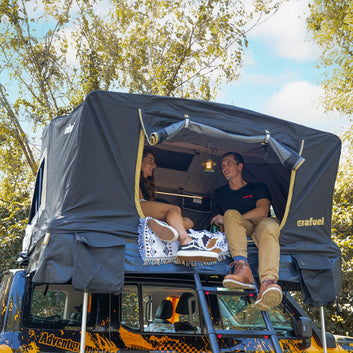 The Giants - 79″ Aluminum Shell Hybrid Rooftop Tent